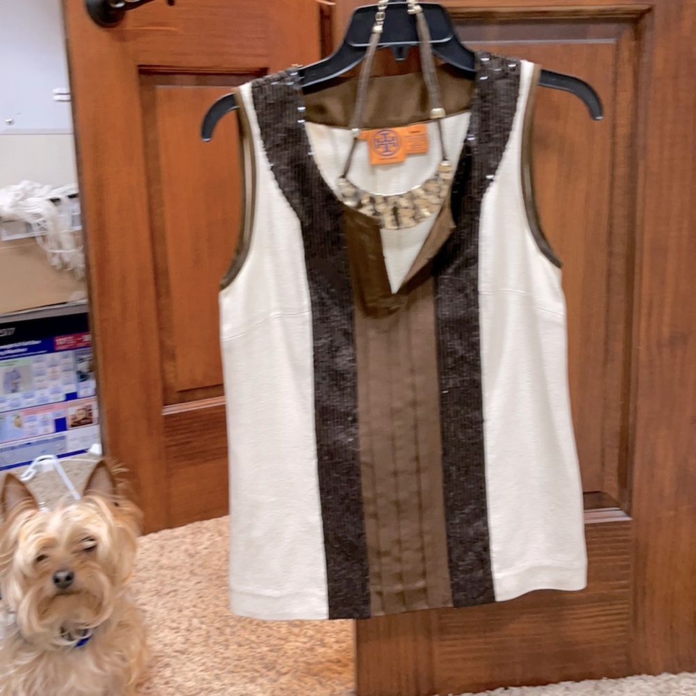 Beautiful top color brown and beige like New!